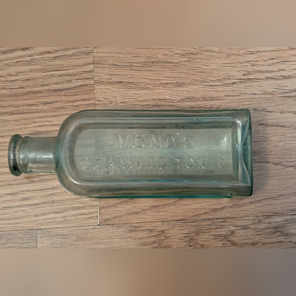 antique medicine glass bottle 5"  vintage VENO'S SEAWEED TONIC - Picture 2 of 4